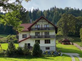 Noclegi "Na Szczyrboku" Dom II、コルビエルフのホテル