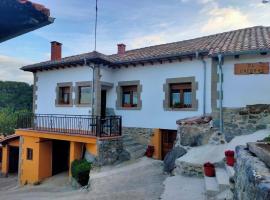 Casa Rural el Enebral en Potes Picos de Euopa، شقة في Colio