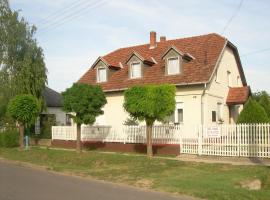 Maya Vendégház, alojamento na praia em Abádszalók
