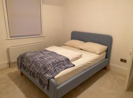 Westgate Two-Bedroom Homestay Suite, vacation rental in Westgate-on-Sea