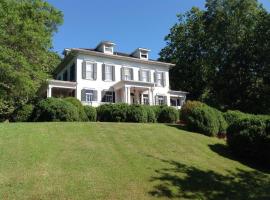Springwood Inn, bed and breakfast v destinaci Anniston