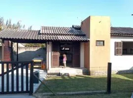 Casa bege Bal Arroio do Silva com internet