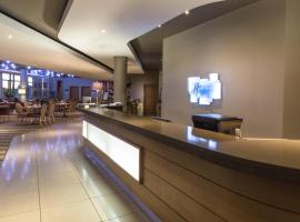 Holiday Inn Express Sandton-Woodmead, an IHG Hotel: Johannesburg şehrinde bir otel
