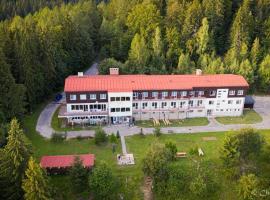 Horský Hotel Vršky: Závadka nad Hronom şehrinde bir otel