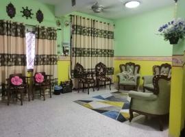 KLUANG BARAT HOMESTAY, hotel with parking in Kluang
