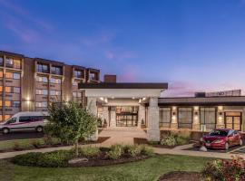 Crowne Plaza Milwaukee Airport by IHG, hotel en Milwaukee