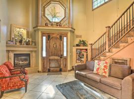 Luxurious Cedar City Getaway 32 Mi to Brian Head!, casa a Cedar City