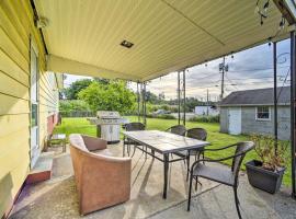 Albany Home with Fenced Yard and Patio - Pets Welcome!、アルバニーのホテル