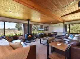 Soldiers Cottage picturebook vineyard home