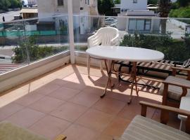 Larnaca, Pervolia 1 bedroom seaside apartment、ペリヴォリアのアパートメント