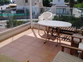 Larnaca, Pervolia 1 bedroom seaside apartment, hotel u gradu Perivolia