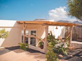 Gartenappartement - Tierra - Surf & Yoga Villa, Ferienunterkunft in La Pared