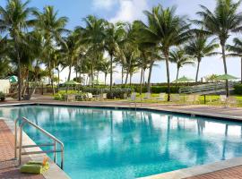 Holiday Inn Miami Beach-Oceanfront, an IHG Hotel, hotelli Miami Beachillä alueella Mid-Beach