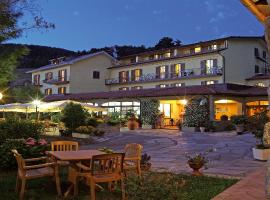 Hotel Belvedere, hotel in Minucciano