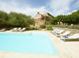 Les Oliviers, hotel with parking in Cesseras