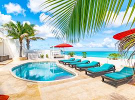 Caprice 7 -Oceanfront Villa - Gated Community with Pool, villa em Nassau