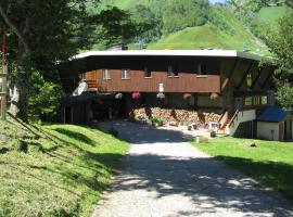 Auberge de Jeunesse HI Le Mont-Dore: Le Mont-Dore şehrinde bir otel