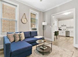 Stylish Comfortable 2-Bedroom 1 Bath West Town, apartment in Chicago