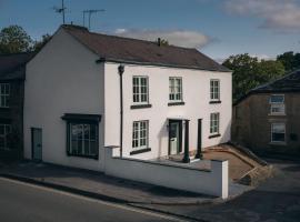 Basin House Peak District, hotel in Whaley Bridge