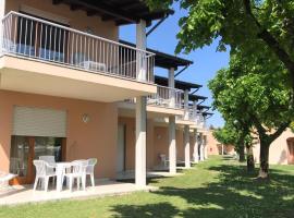 Ohana Apartments Camping Tiglio، فندق في سيرمِيوني