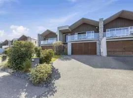 Bay Bliss - Lake Taupo Holiday Home