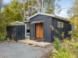 Bellbird Cottage - Lake Taupo Bach, sewaan penginapan di Waitahanui