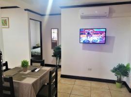 Kubo Apartment Private 2 Bedrooms 5 mins SJO Airport with AC, holiday rental in Alajuela City