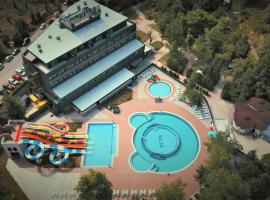 Hilas Thermal Resort Spa & Aquapark, khách sạn ở Ladik