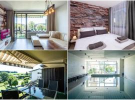 Black Forest Schwarzwaldblick Indoorpool WIFI Natur Komfort, hotel v destinaci Höchenschwand