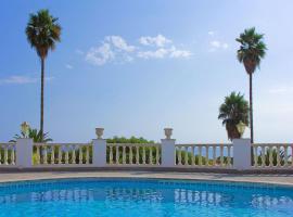 Casa de la Belvedere - Wonderful sea views - Elegant terrace area - Great for families, hotel in Son Bou