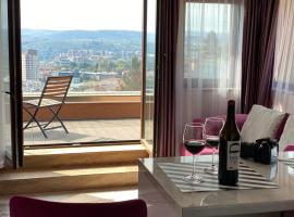 Amazing view and cozy atmosphere, hotel near Transfiguration Monastery, Veliko Tŭrnovo