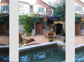 La Maison aux Oiseaux, bed and breakfast en Aubais