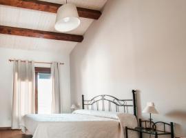 Apartamentos LA PARRA, self catering accommodation in Buitrago del Lozoya