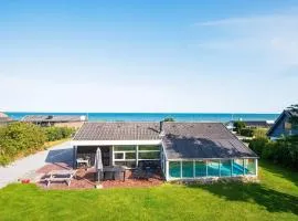 10 person holiday home in Allingåbro-By Traum