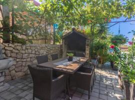 Dalmati house, B&B in Brodarica