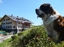 Rifugio Capanna Passo Valles, hotel en Falcade