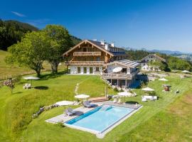 Chiemsee Chalet, hotel in Frasdorf