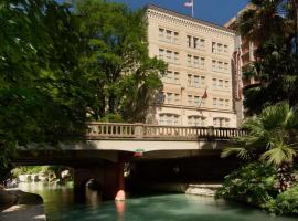 Drury Inn & Suites San Antonio Riverwalk, hotel blizu znamenitosti River Walk, San Antonio