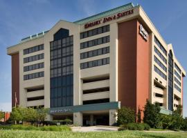 Drury Inn & Suites St. Louis Creve Coeur โรงแรมในเครฟเคอร์