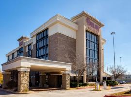 Drury Inn & Suites Atlanta Morrow، فندق في مورو