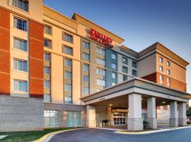 Drury Inn & Suites Charlotte Northlake, хотел в Шарлът