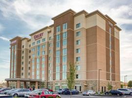 Drury Inn & Suites Cincinnati Northeast Mason、メイソンのホットタブ付きホテル