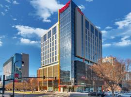 Drury Plaza Hotel Nashville Downtown: Nashville'de bir otel