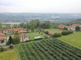 Ospitidelpero, hotel económico em Piozzo