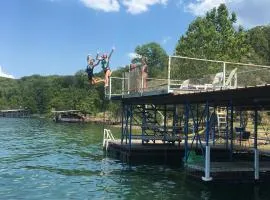 FAMILY REUNIONS Breathaking Lakefront Private Resort FREE DOCK CANOE KAYAK