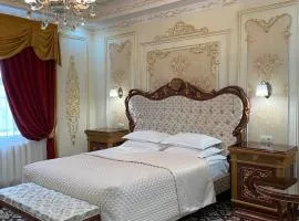Lion Hotel
