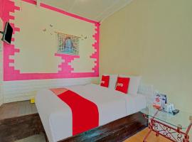 OYO 3208 Villa Inn App Trawas Bintaro Syariah, hotel v destinaci Kemloko-gede