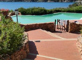 포르토 로톤도에 위치한 럭셔리 호텔 LUXURY Apartment garden, pool, tennis, private beach in Porto Rotondo