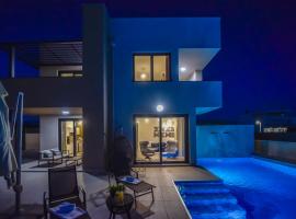 Villa Sara - Private Infinity Pool, dovolenkový dom v Novalji