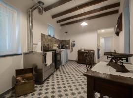 I TRE LADRONI, hotel with parking in Nasino